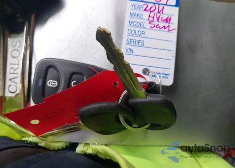 2011 Hyundai Santa Fe Gls z USA, uszkodzony, nr VIN 5XYZG3AB8BG019171